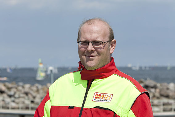 Mitarbeiter beim ASB Schleswig-Holstein
